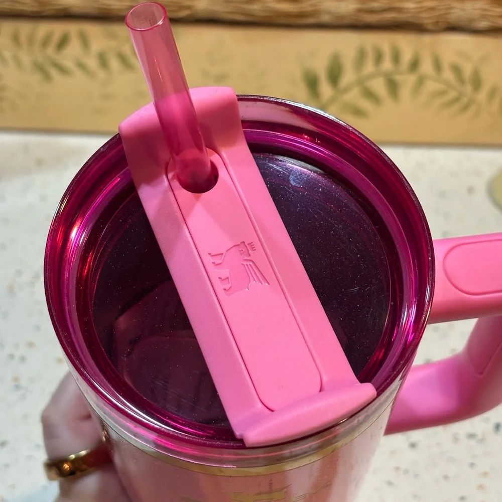 Stanley x Glinda Wicked 40 oz Quencher H2.0 Tumbler – Pink Glitter LTD - Picture 10 of 13